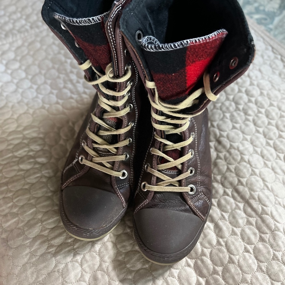 Converse high top brown leather/plaid